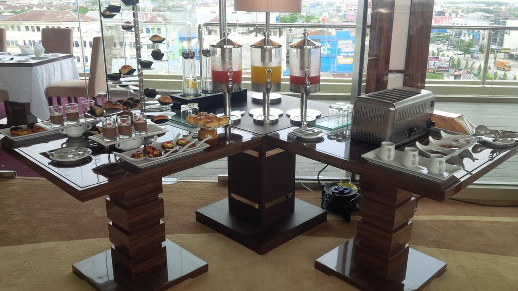 Royal Asnof Hotel Pekanbaru Luaran gambar