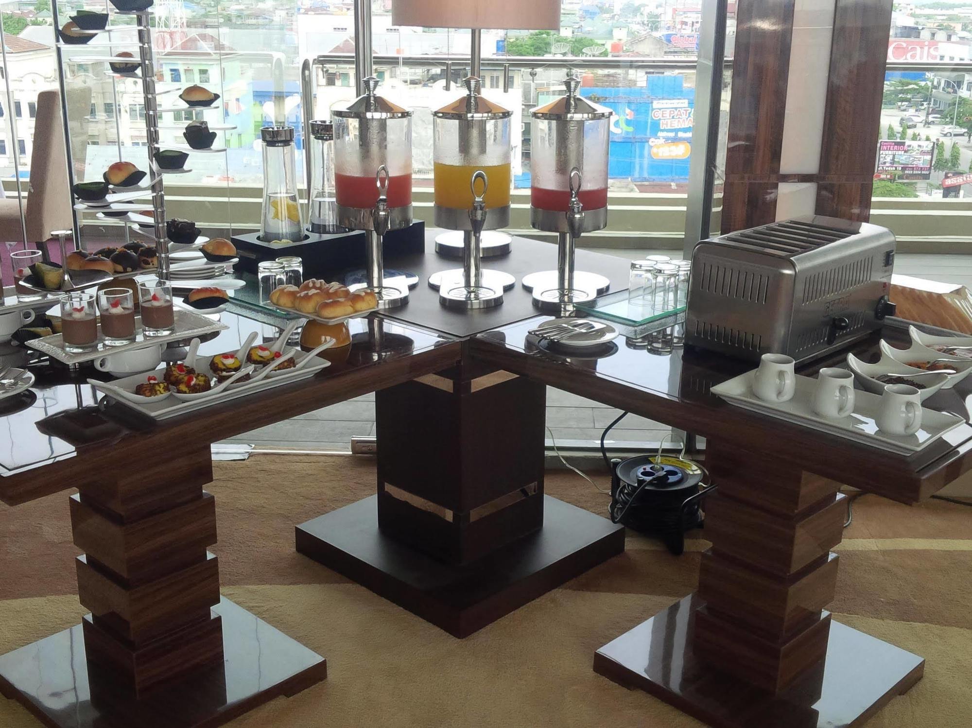 Royal Asnof Hotel Pekanbaru Luaran gambar