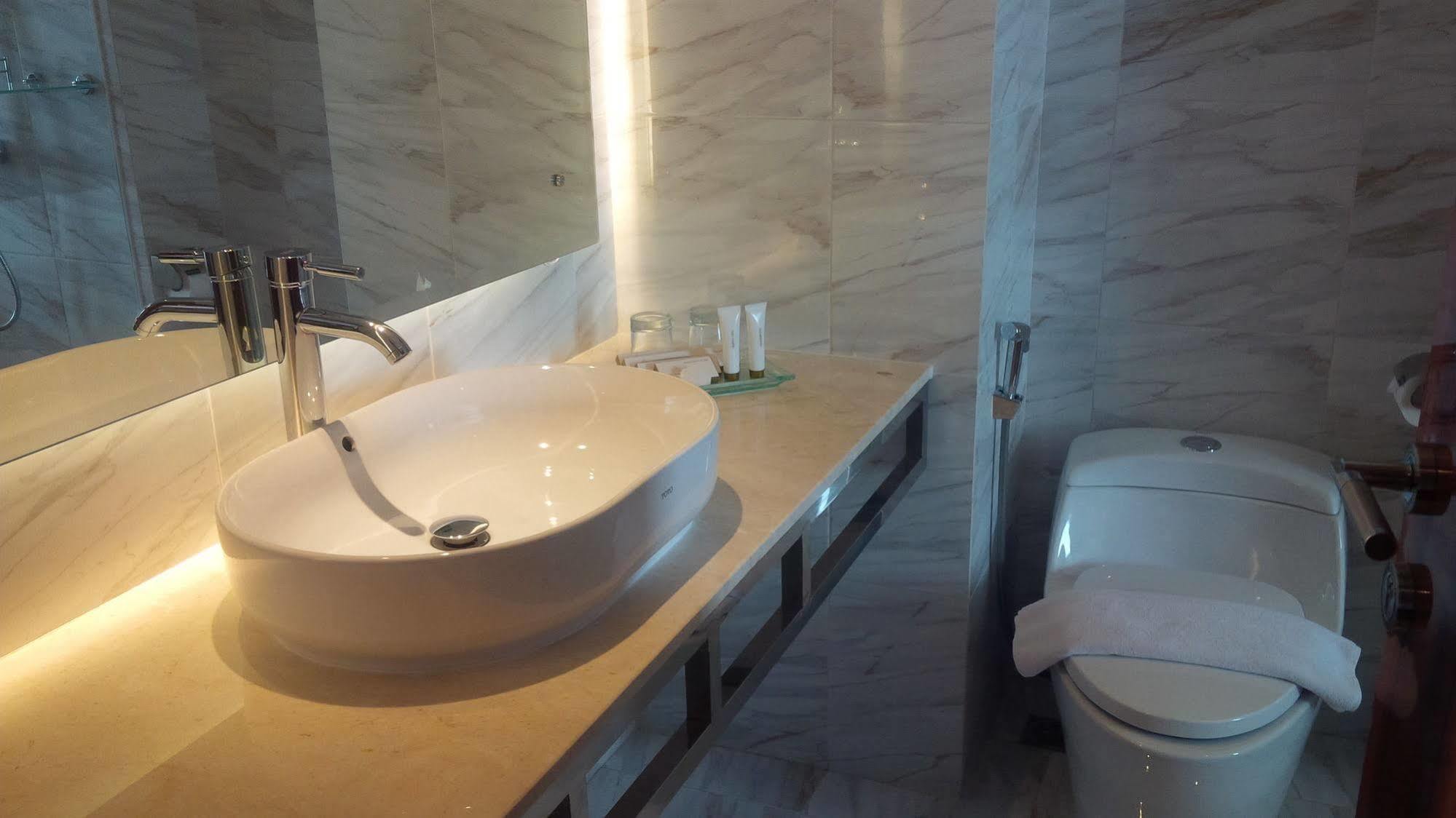 Royal Asnof Hotel Pekanbaru Luaran gambar